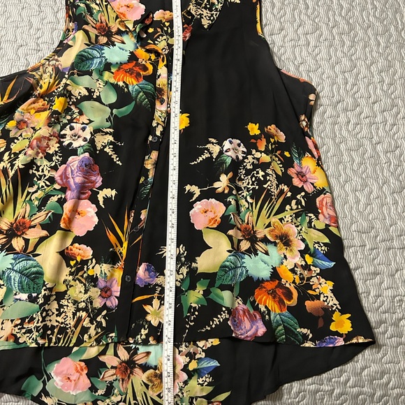 💐 Colorful hi-lo sleeveless top 💐 - Picture 7 of 8